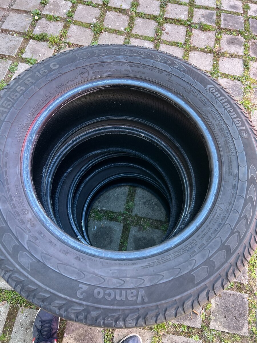 Letní pneu Continental 215/65R16C - 2