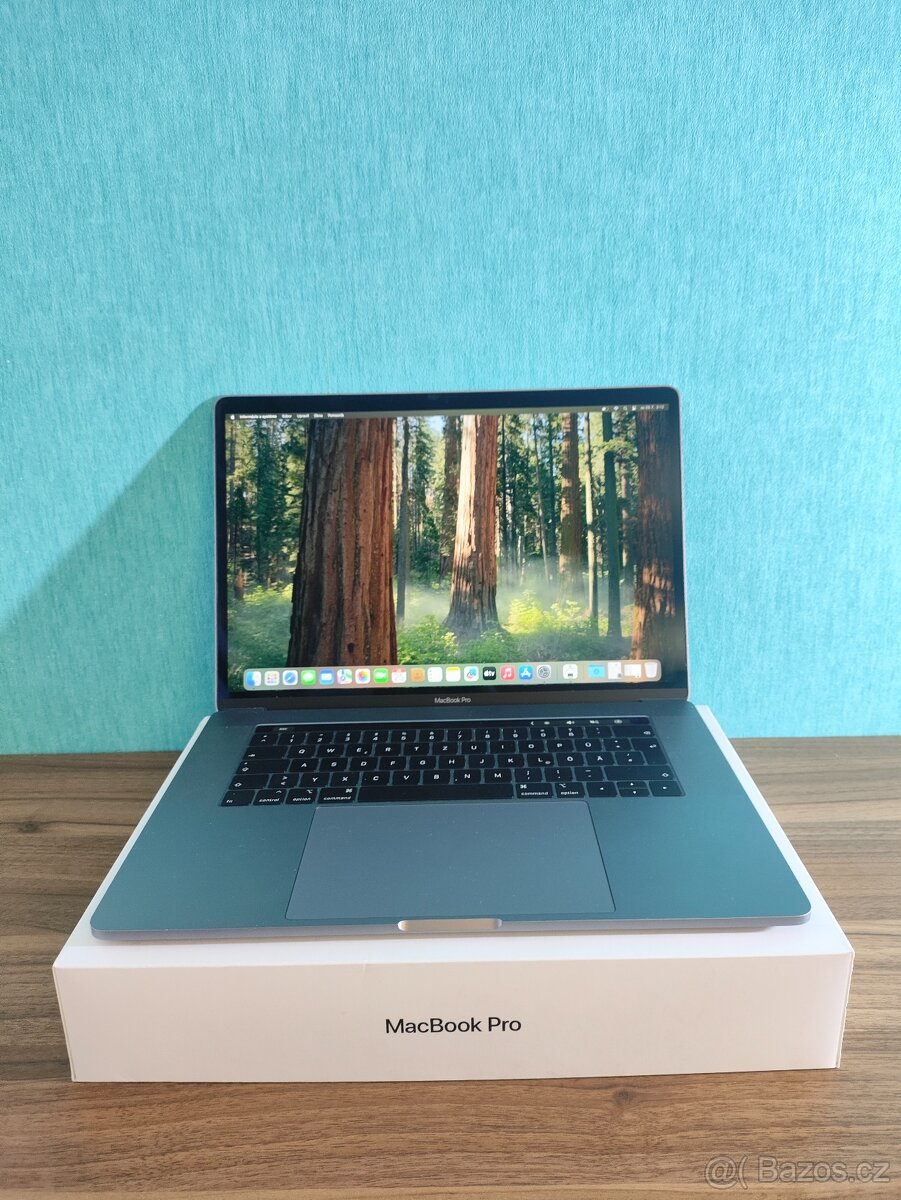 Apple MacBook Pro 15 (2018) | Core i7 2.6 GHz • 16 GB RAM • - 2