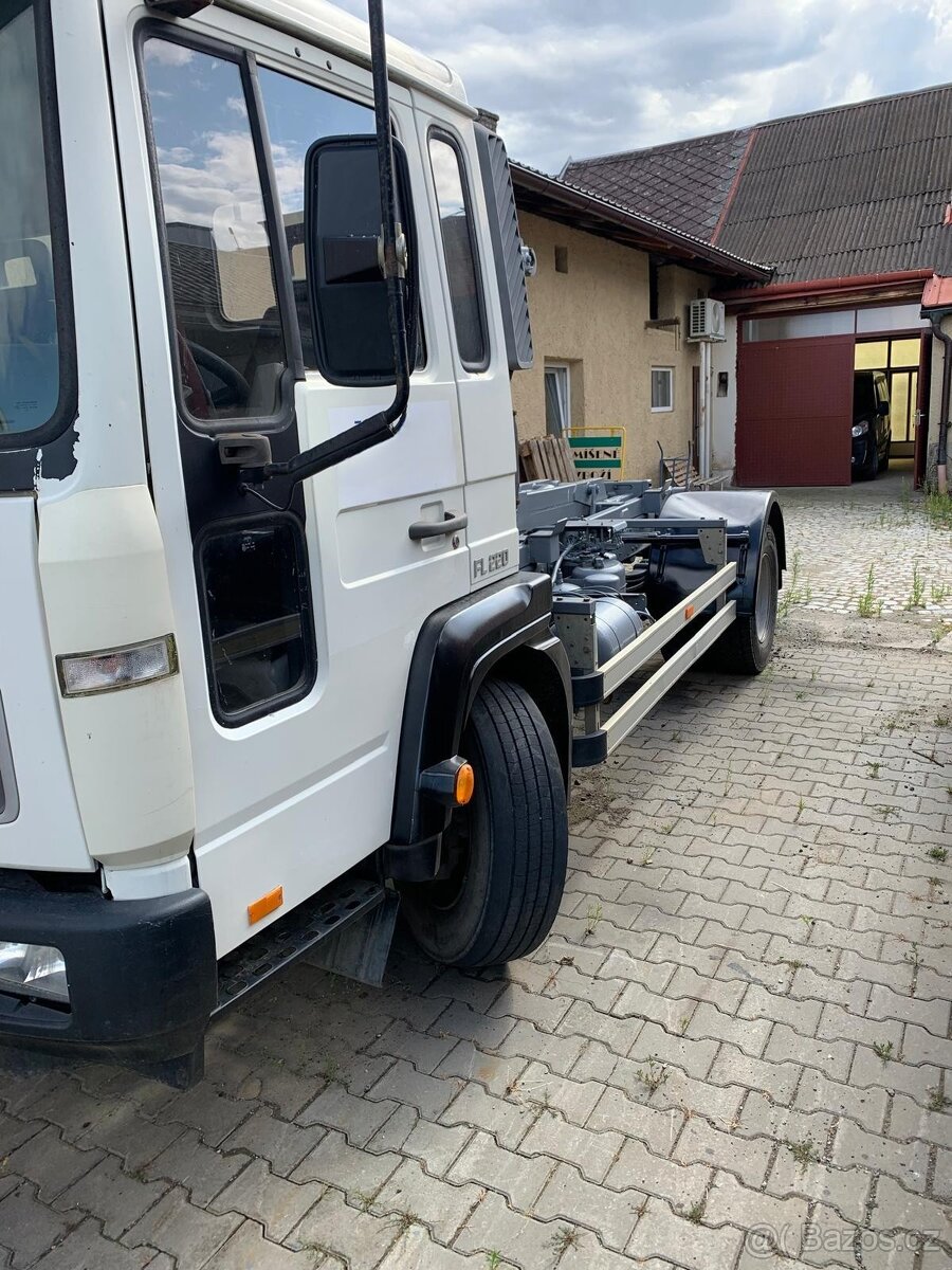 Volvo FL6-220 nosič kontejnerů - 2
