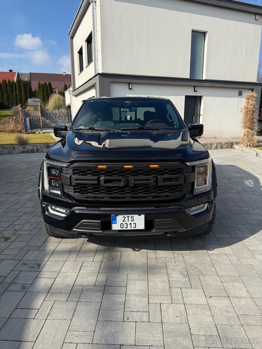 Ford F-150 F 150 UNIKÁT s dlouhou korbou a TOladěnými výfuky