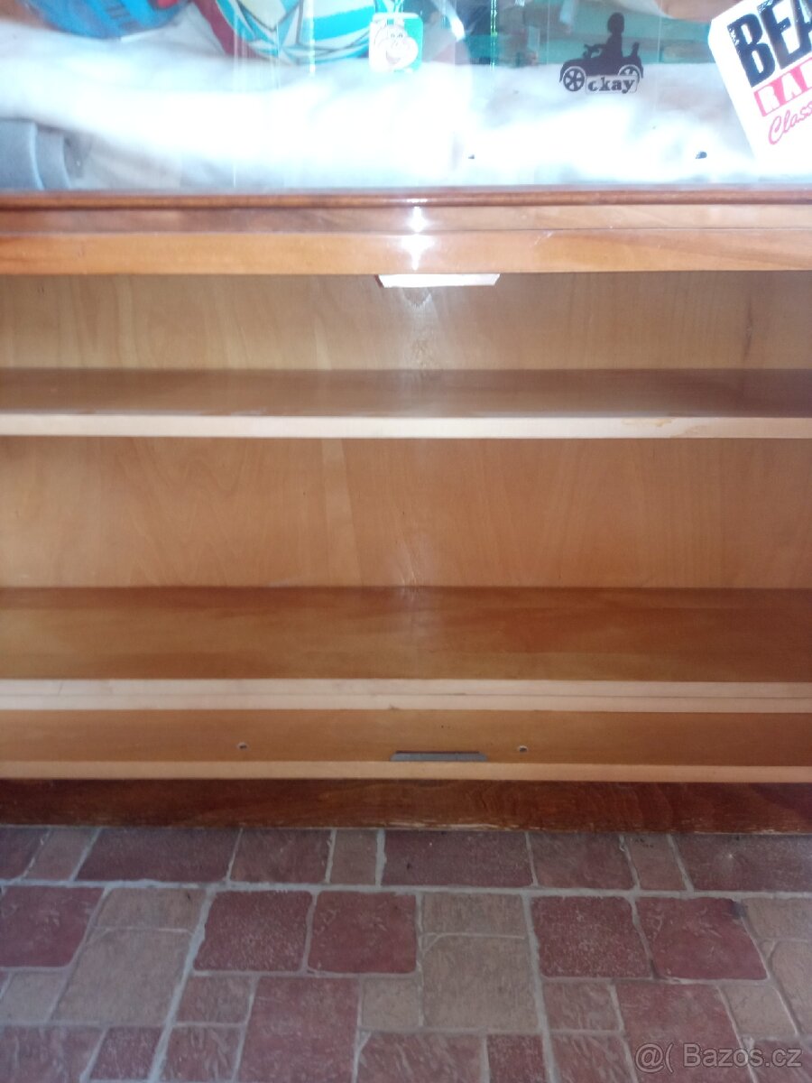 Skříňka, knihovna - 2