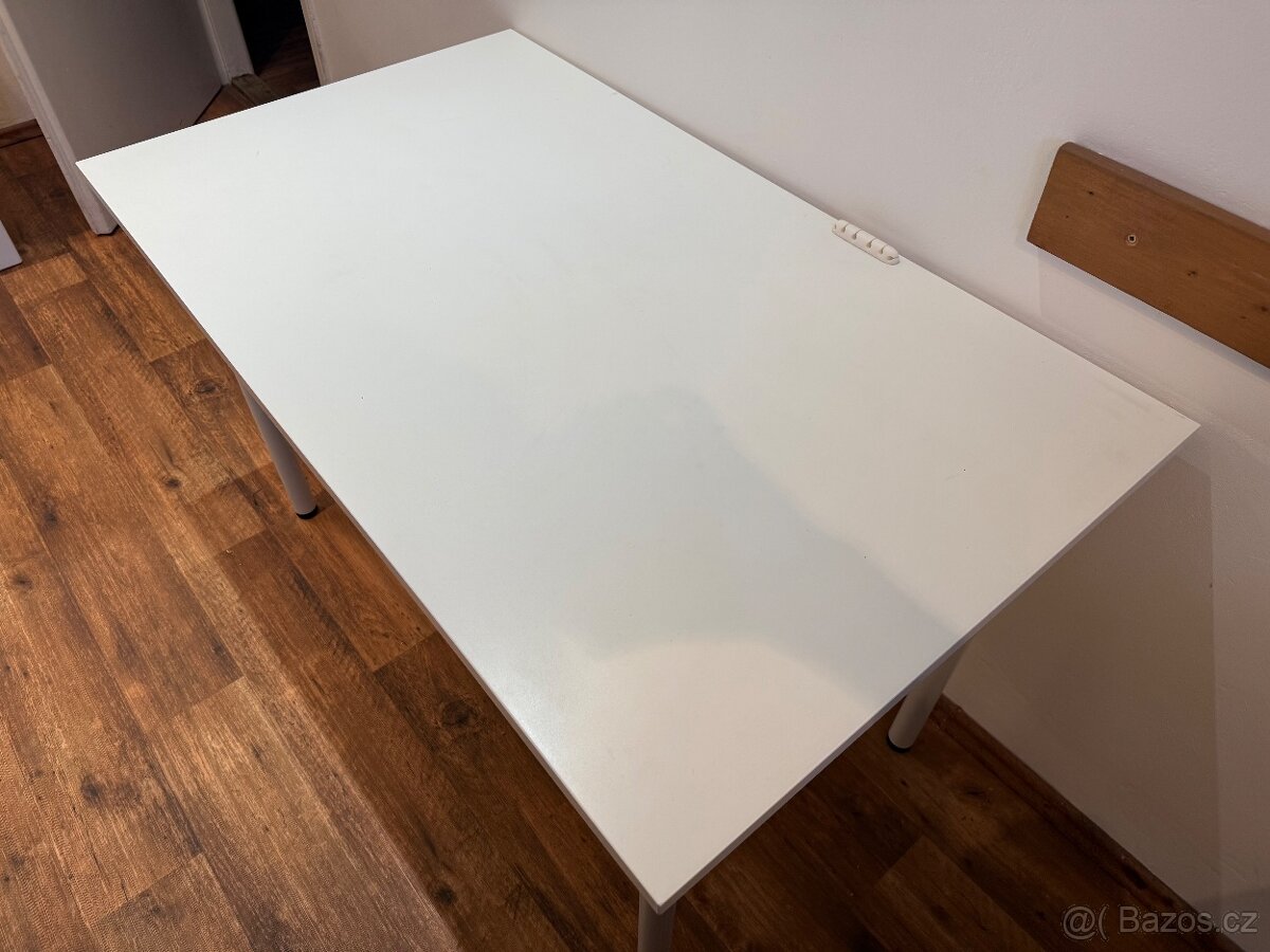 stůl z IKEA - 2