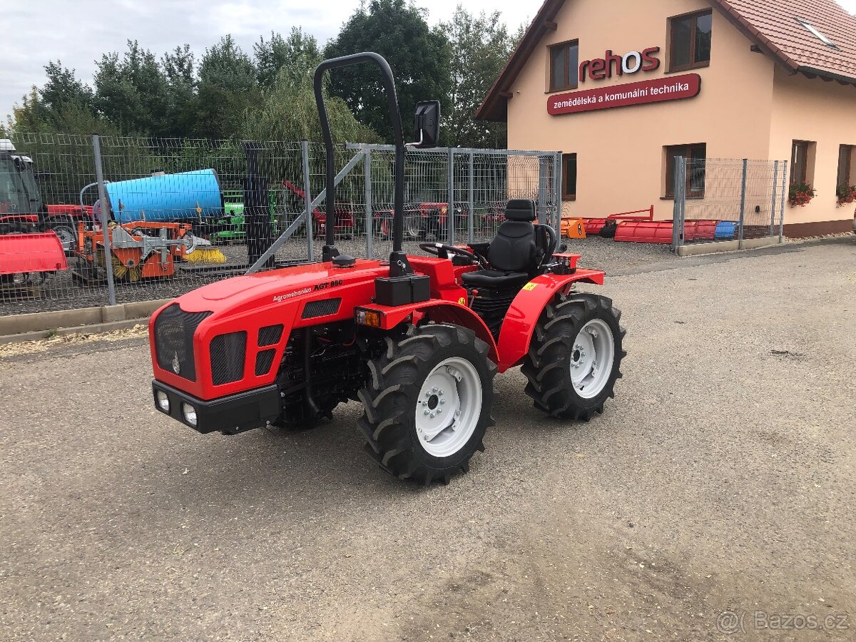 Malotraktor AGT 960 R - otočné pracoviště, 50 HP - 2