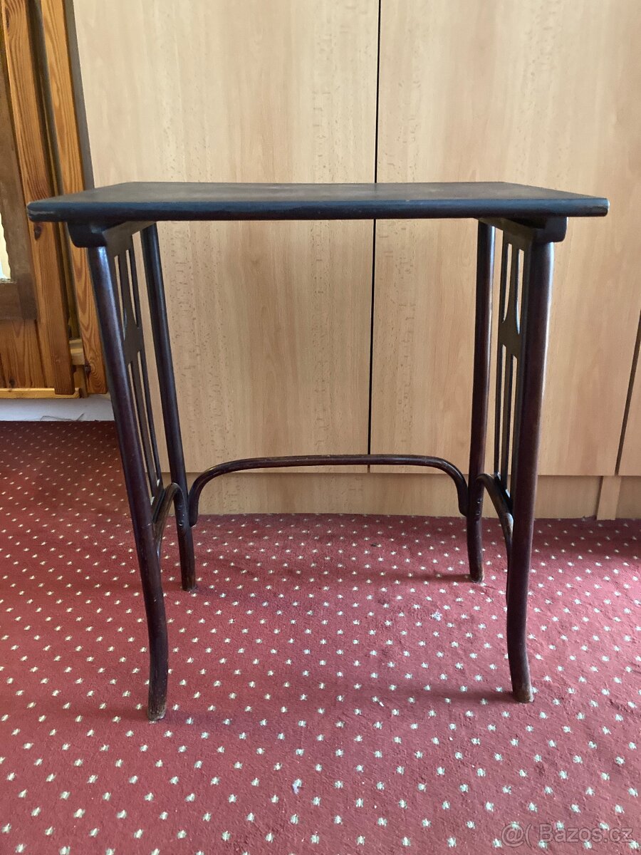 Stolek retro značky TON - 2