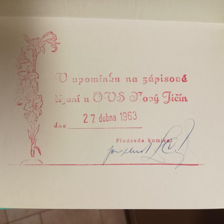 Legendární Příručka spojaře pro vyvolené v ČSLA z dob ČSSR - 2