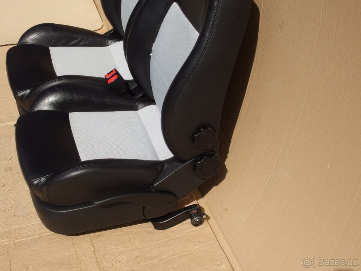 Sada sedaček Škoda Octavia I RS - 2