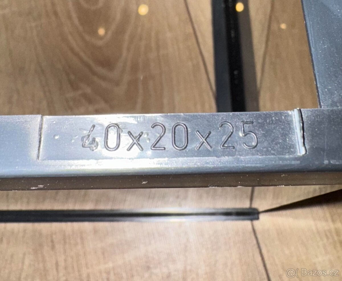 Akvárium 40x20x25 - 2