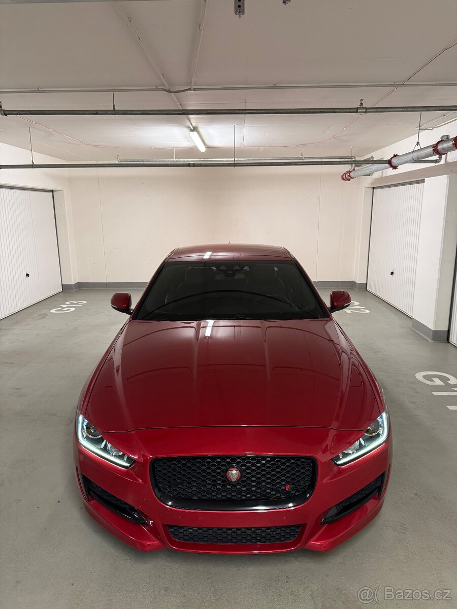 Jaguar XE 2.0D 4x4 R-SPORT DYNAMIC - 2