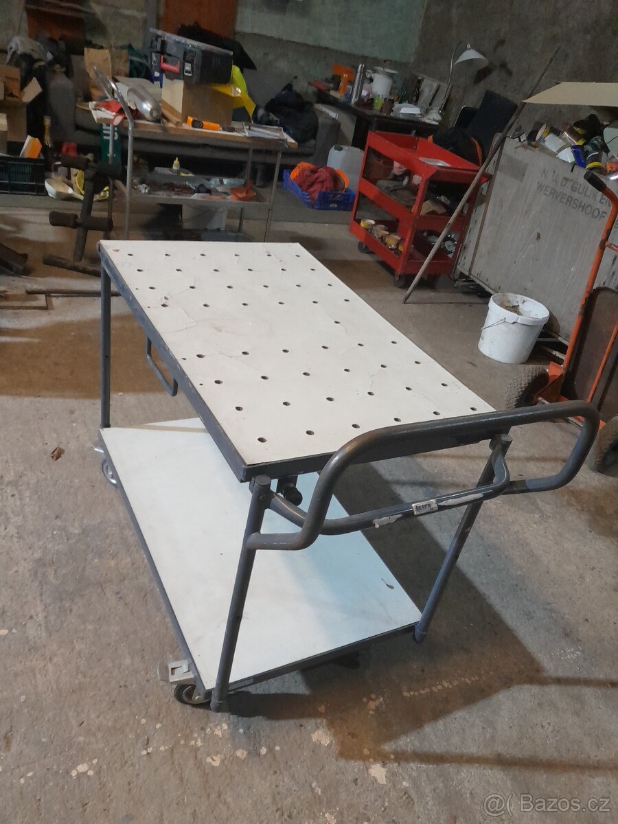 vozík servírovací s kolečky a výsuvnou prac.polochou - 2