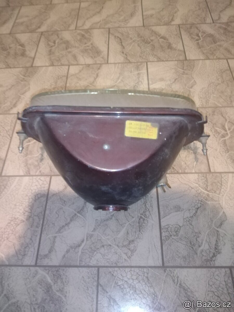 Škoda 105,120 Přední Světlo - 2