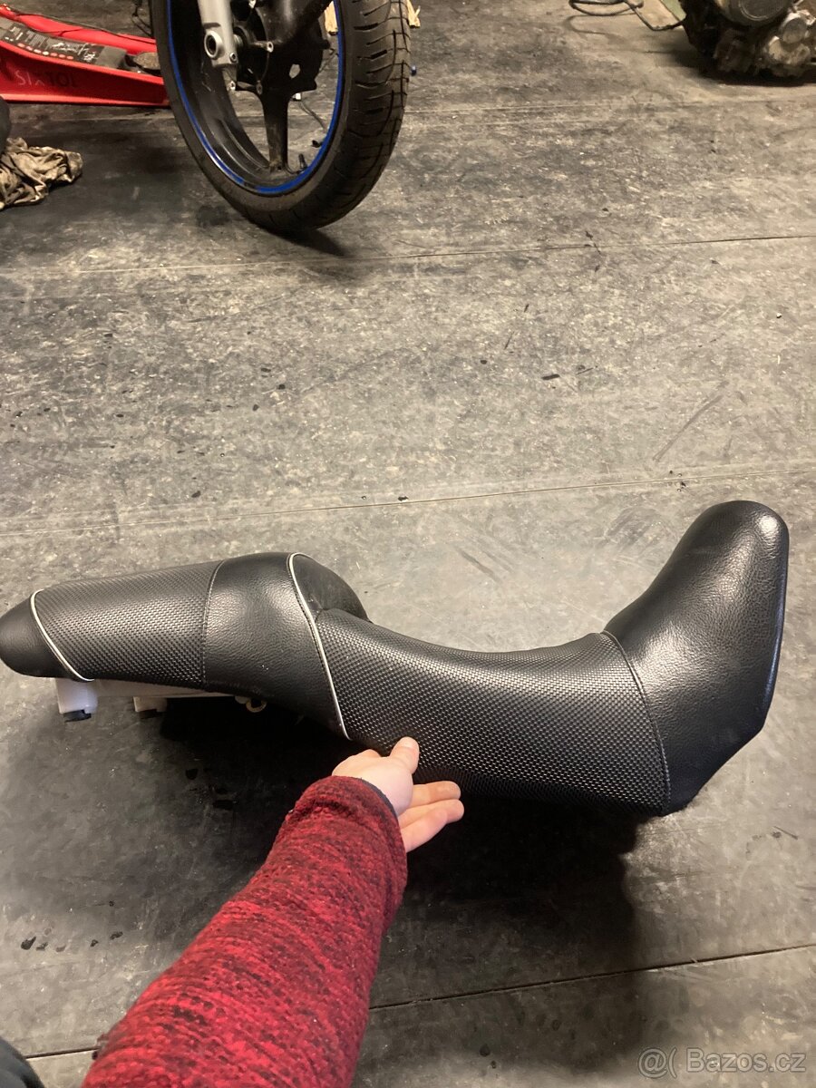 Sedačka yamaha TDM 900 - 2