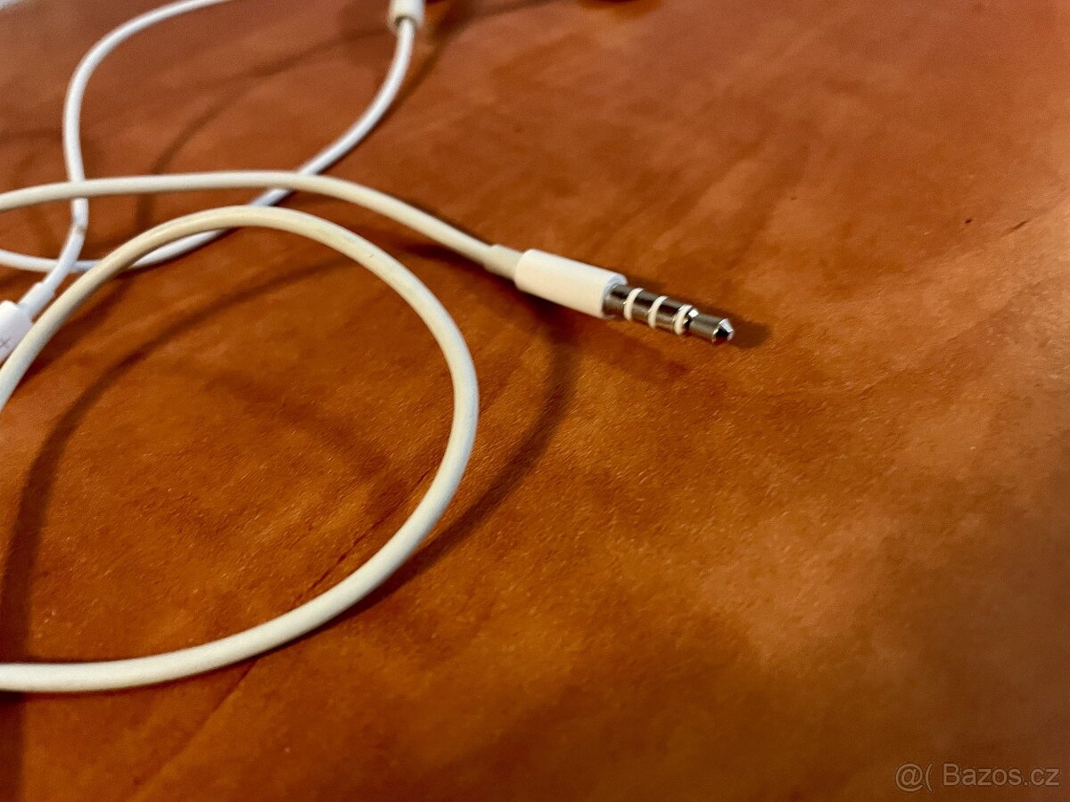 Sluchátka od Apple telefonu - 2