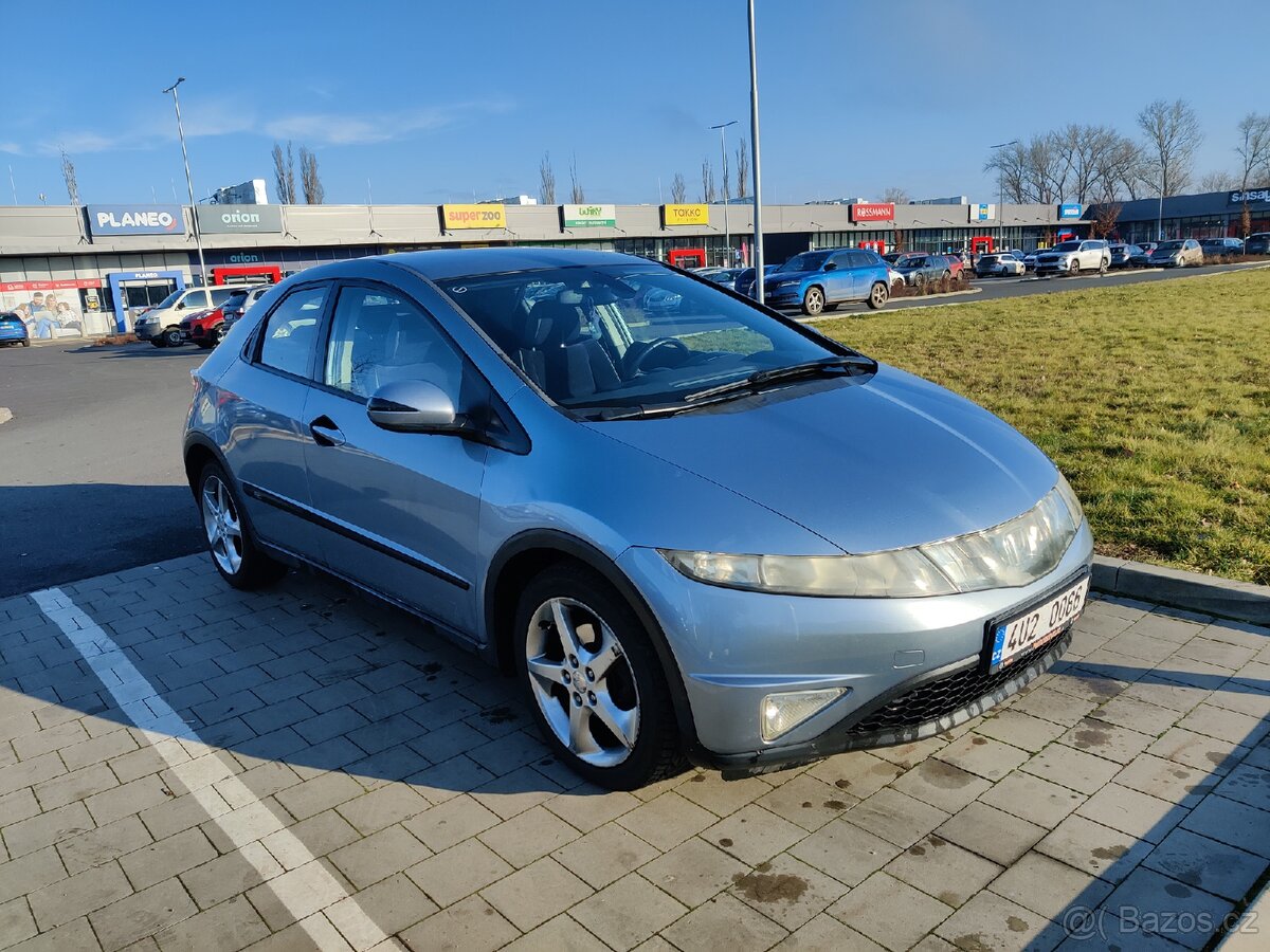Honda Civic 1.8 benzin - 2