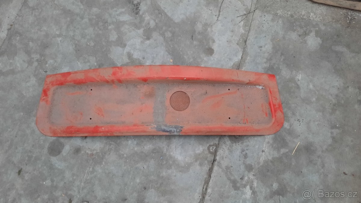 Trabant 601 díly - maska podvozyk převodovky, skla interiér - 2