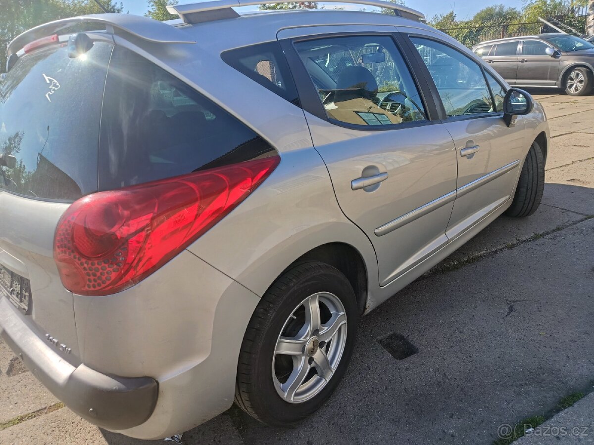 Peugot 207sw 1.4 i rok 2009 - 2