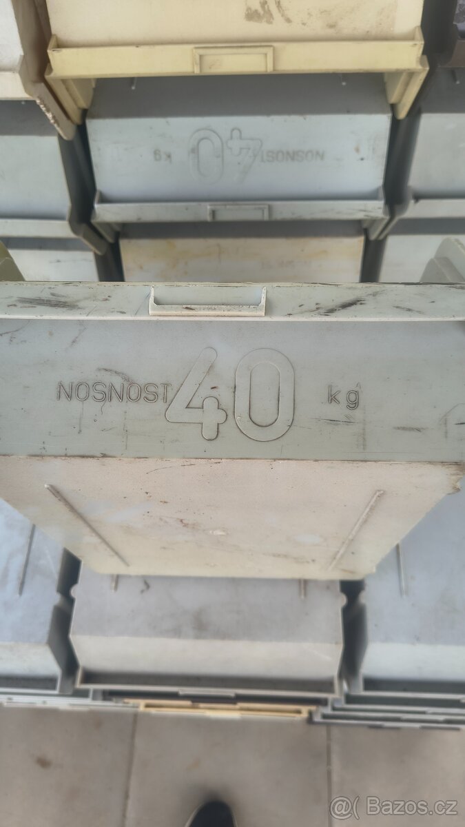 Prodám ukládací boxy zkosené - 2