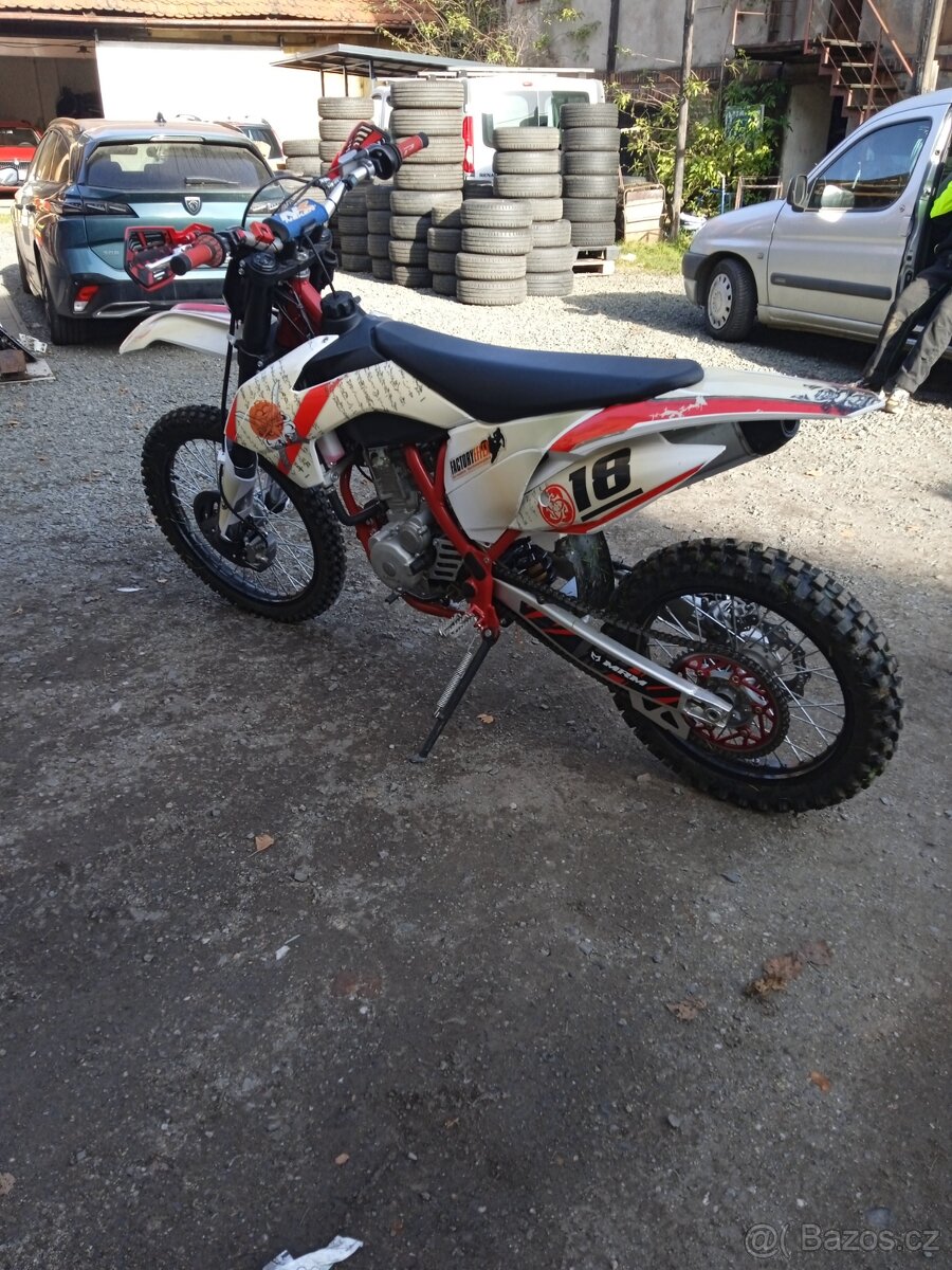 Terénní moto 300ccm(Zánovní moto)