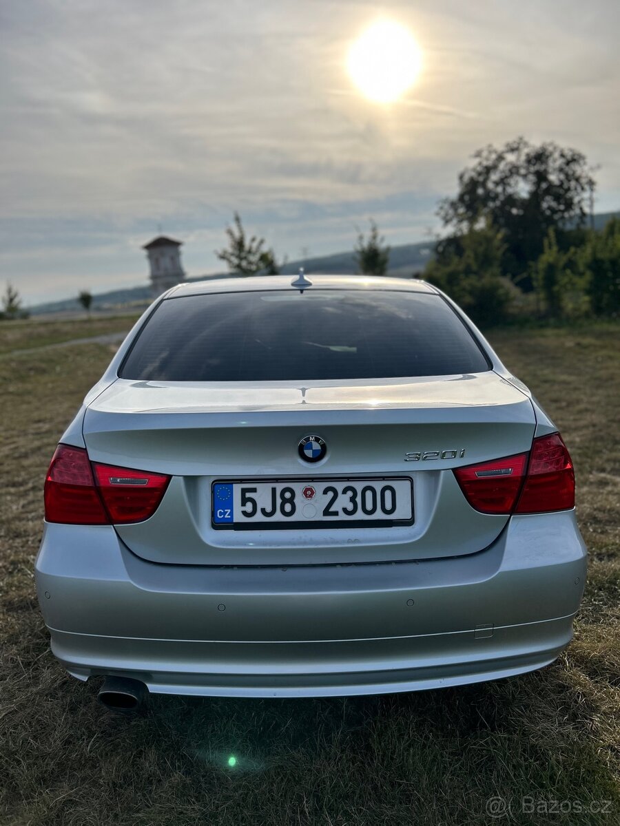 BMW 320i E90 - 2