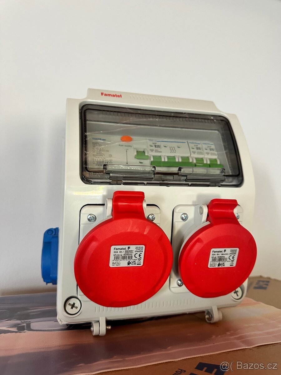 Zásuvková skříň FAMATEL 2x400V 32A 2x230V - 2