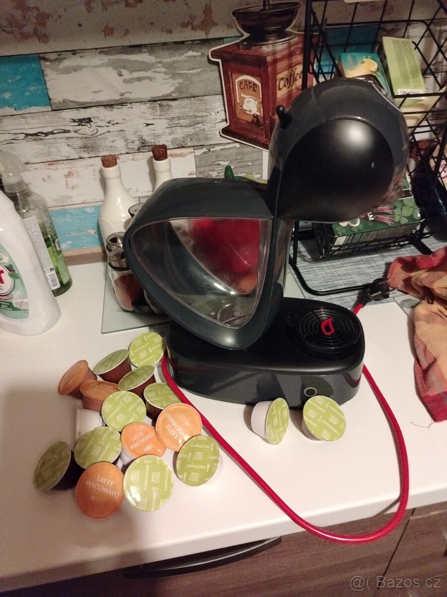 Prodám kávovar +kapsle - 2