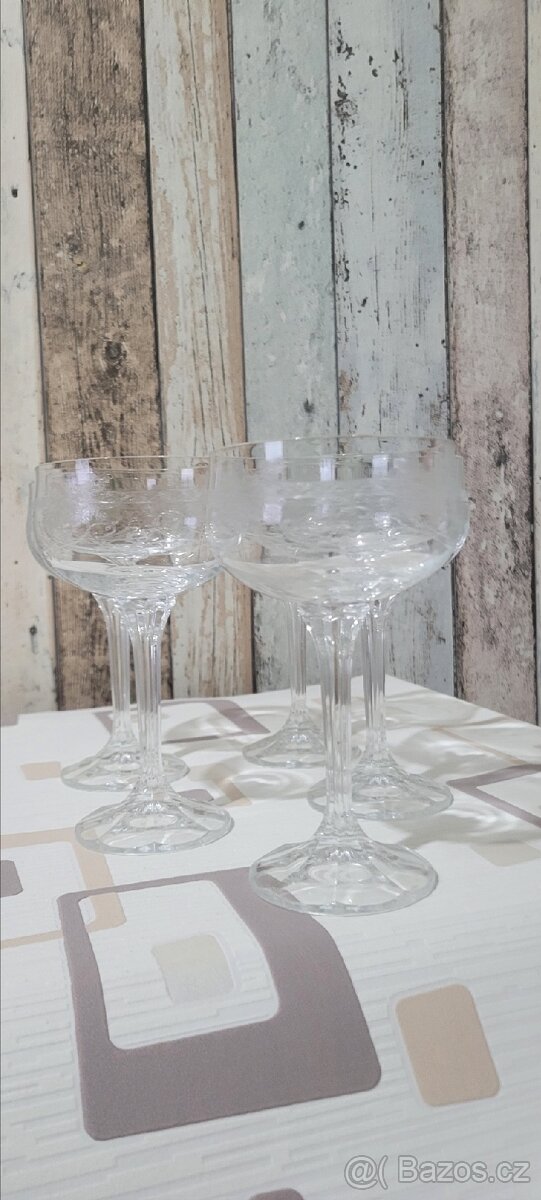 Sada 5 ks skleniček na šampaňské - 2