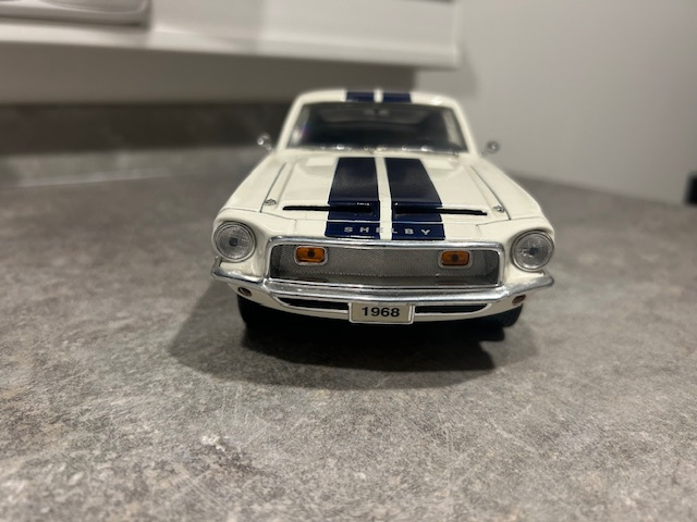 Ford Shelby GT-500KR, 1968, měřítko 1:18, Shelby collectible - 2