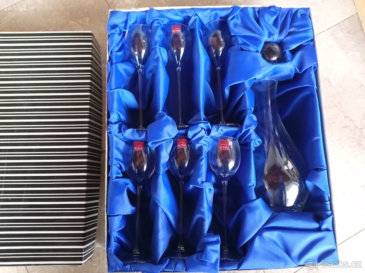 Sada skleniček s karafou - 2