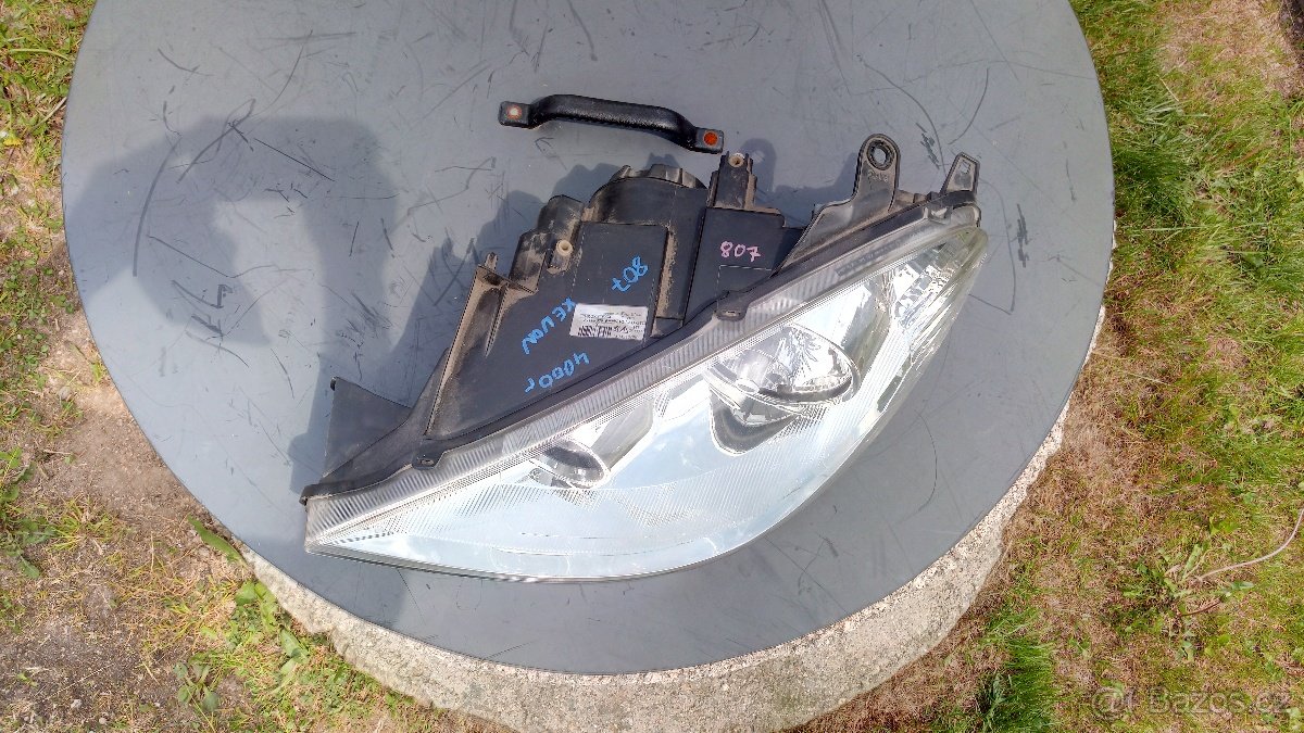 Levé přední xenonové světlo Peugeot 807 - 2