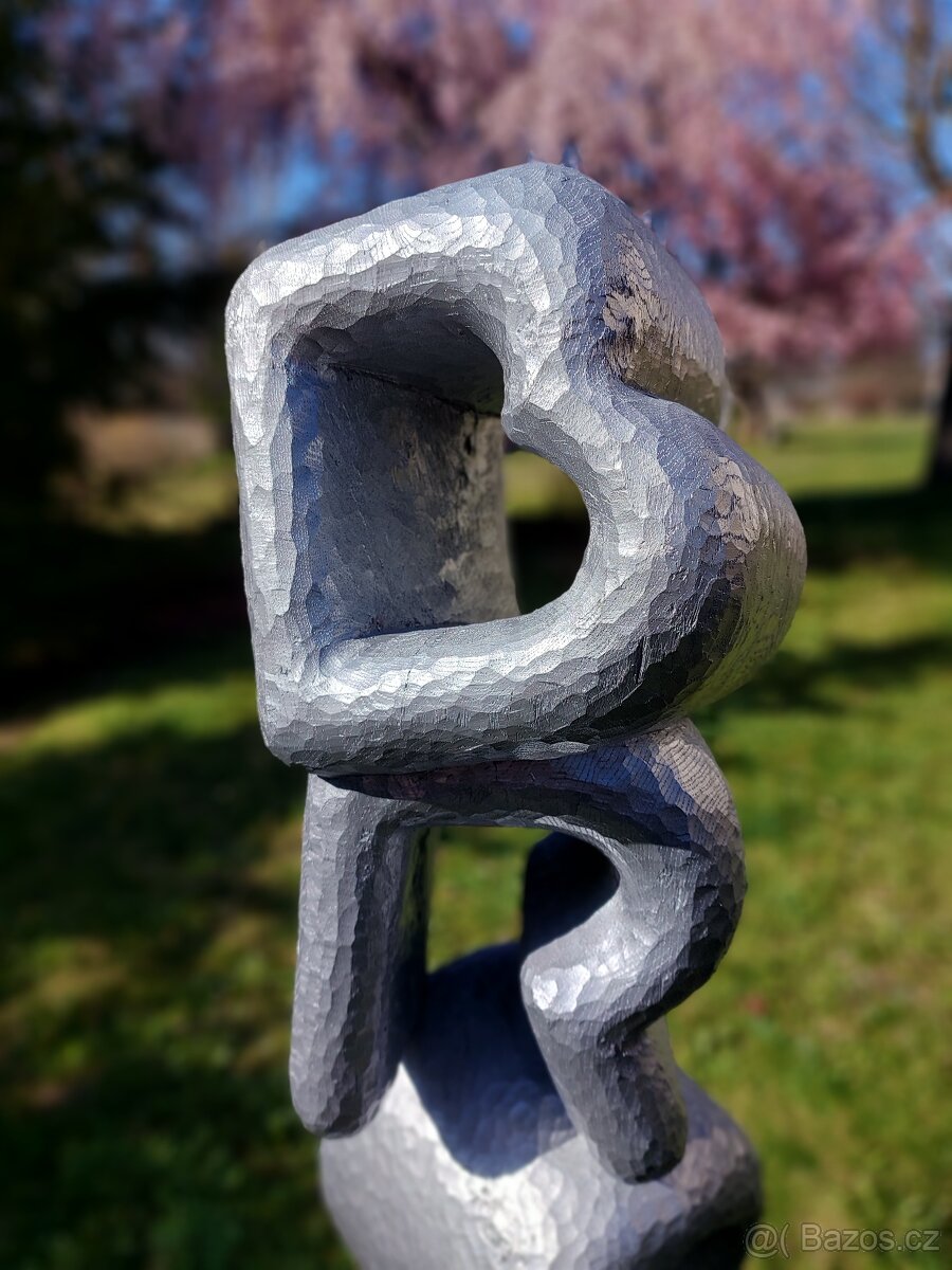 Dřevěná socha z jednoho kusu - BROKEN - 2