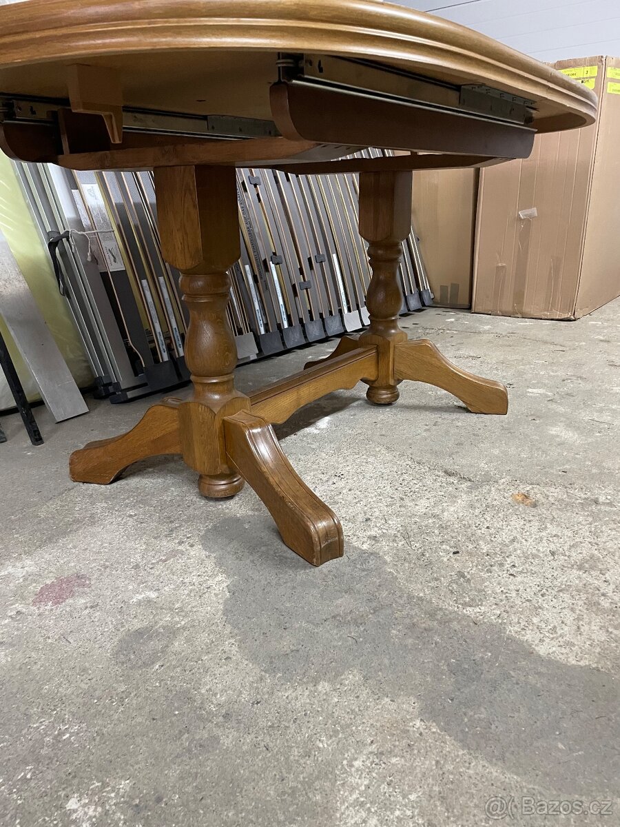 Jídelní stůl rozkládací masivní - 2