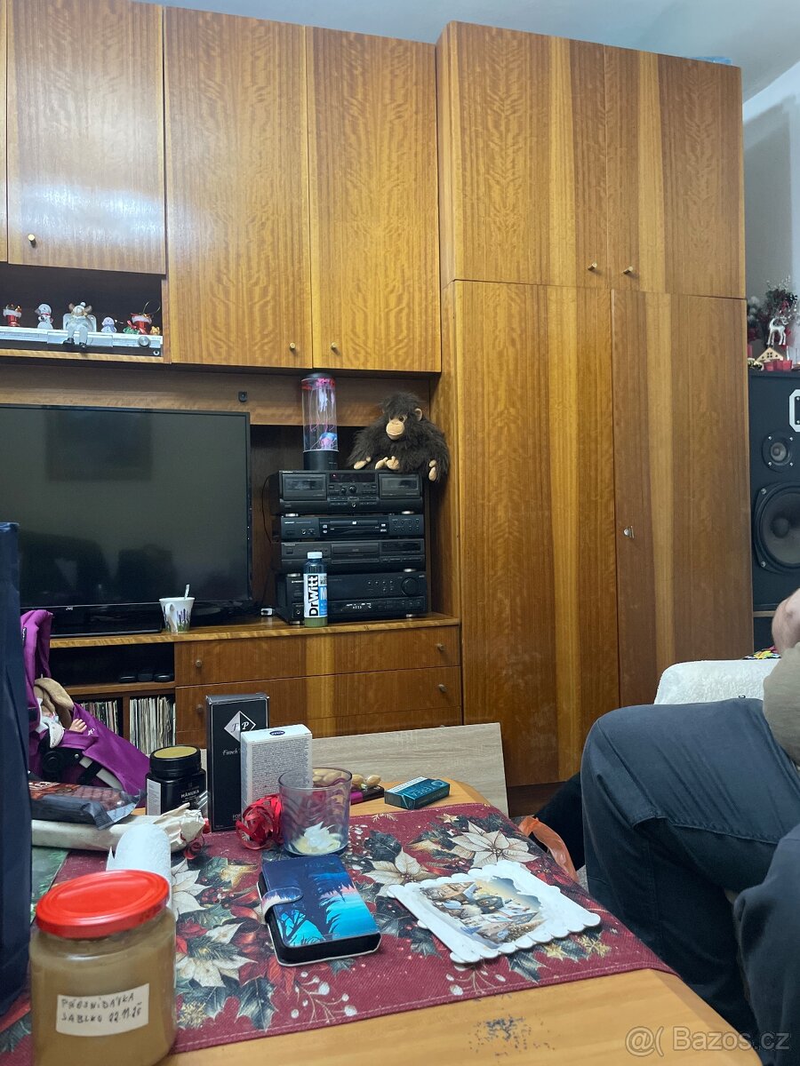 Obývací stěna za odvoz - 2