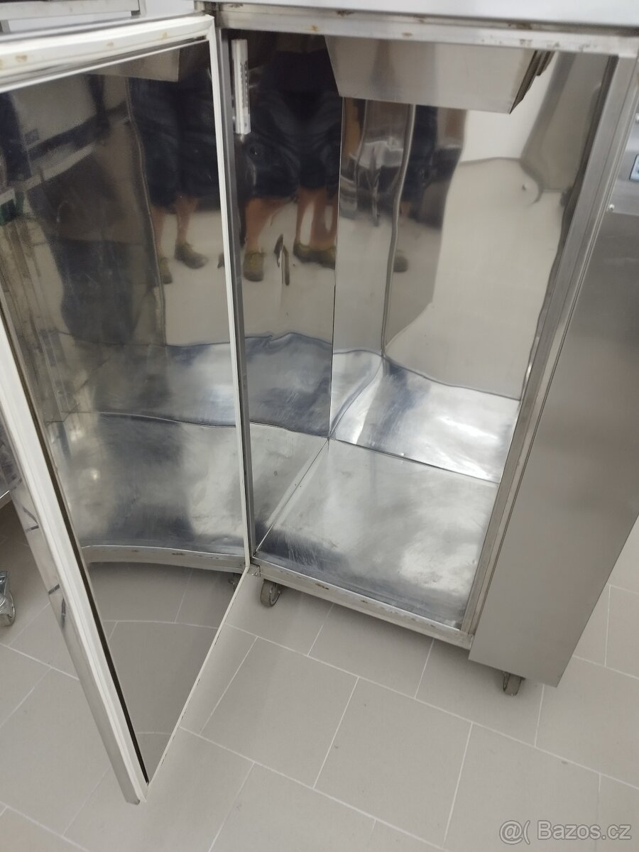 Nerezová lednice - 2