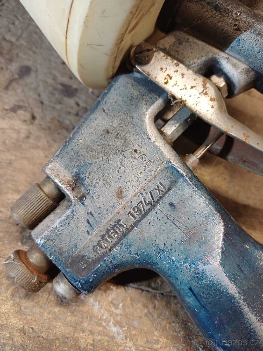 Stará stříkací pistole - 2