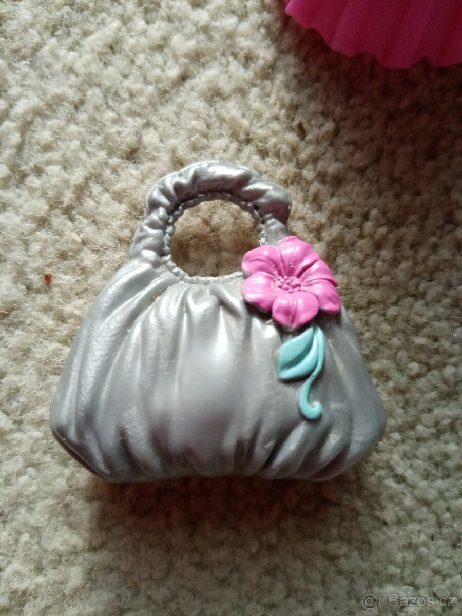 Panenka lol s doplňky... - 2