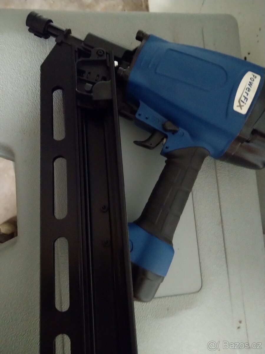 Vzduchová Pistol na hřebíky - 2