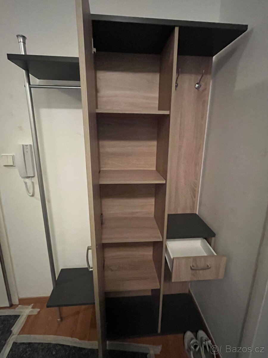 Předsíňová skříň - 2