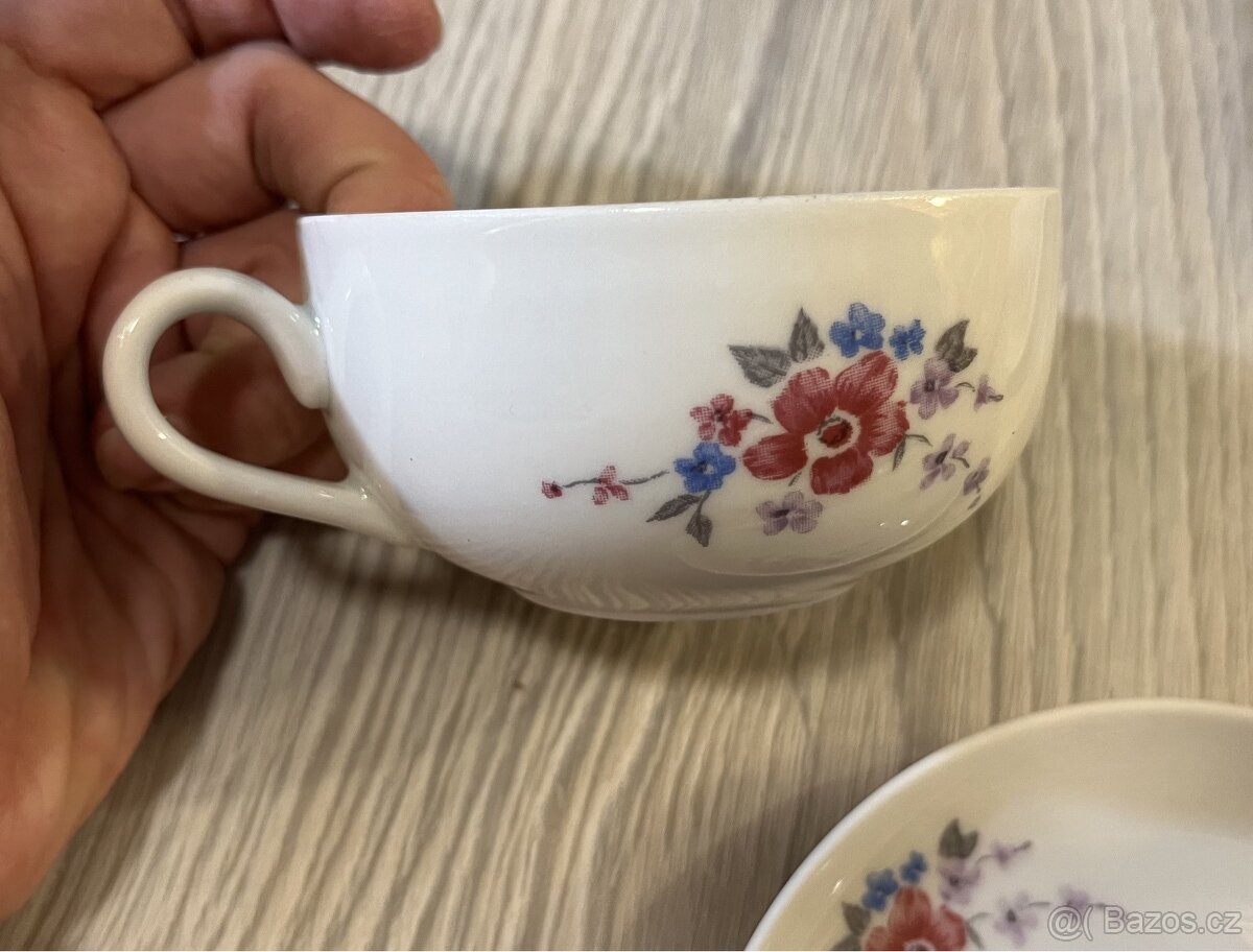 Sada čajových šálků s podšálky - 2