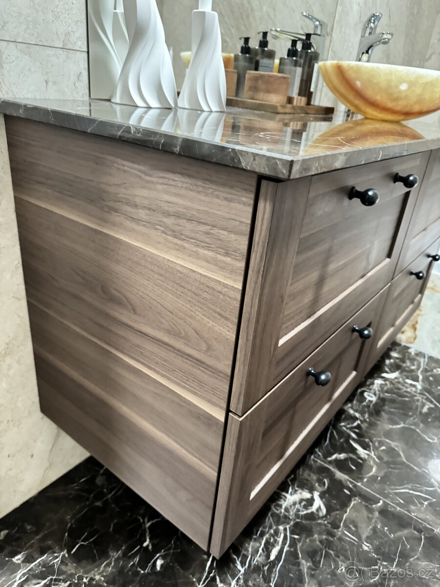 Umyvadlová skříň - 2