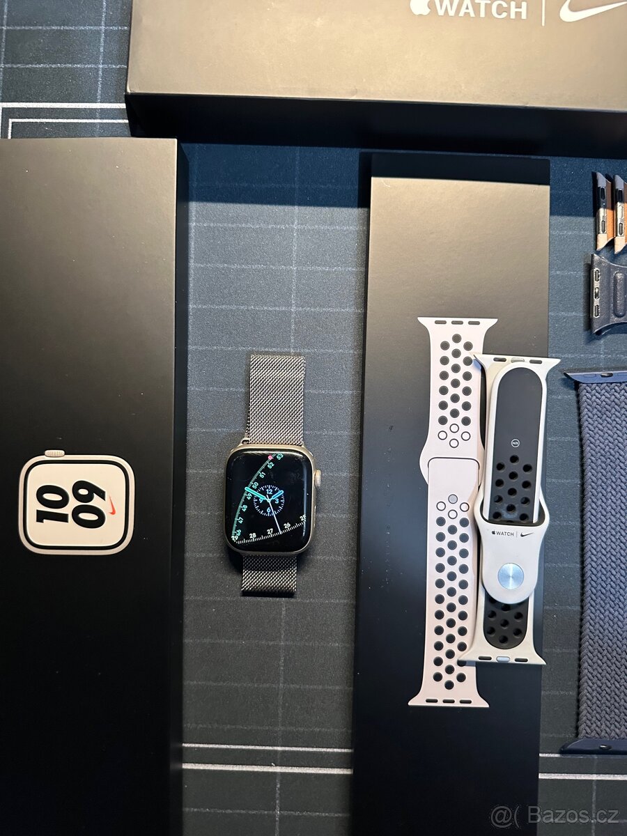 Apple Watch 7 45mm NIKE edition s přílušenstvím - 2