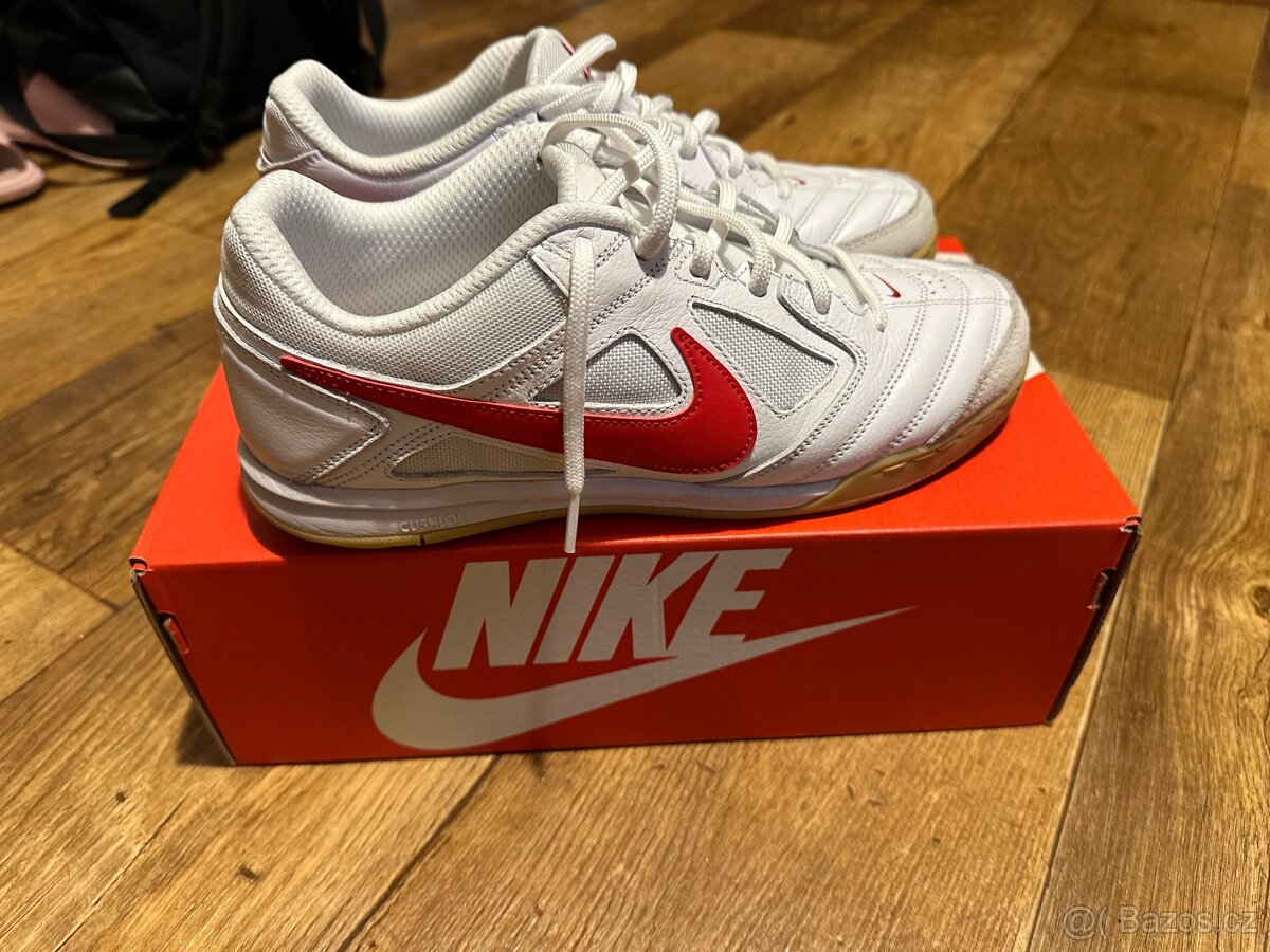 Nike - 2