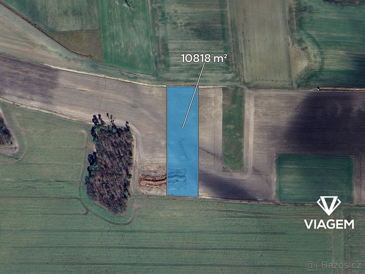 Pole 10 818 m², Podíl 4 % o výměře 451 m² - 2
