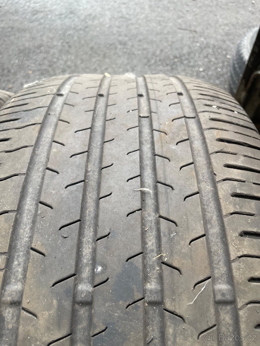 275/45/20 prodám 2ks letních pneu - 2