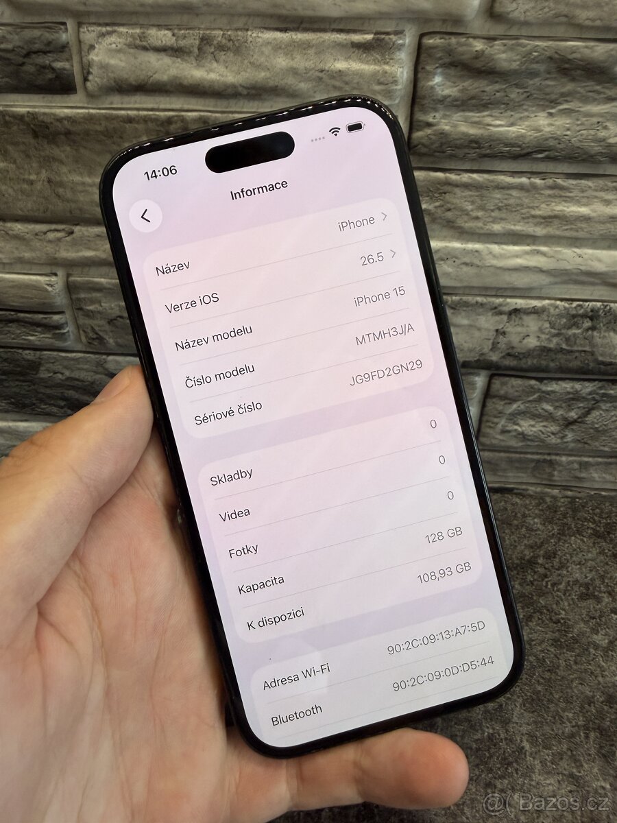 iPhone 15 128GB Black, baterie 84% - 2