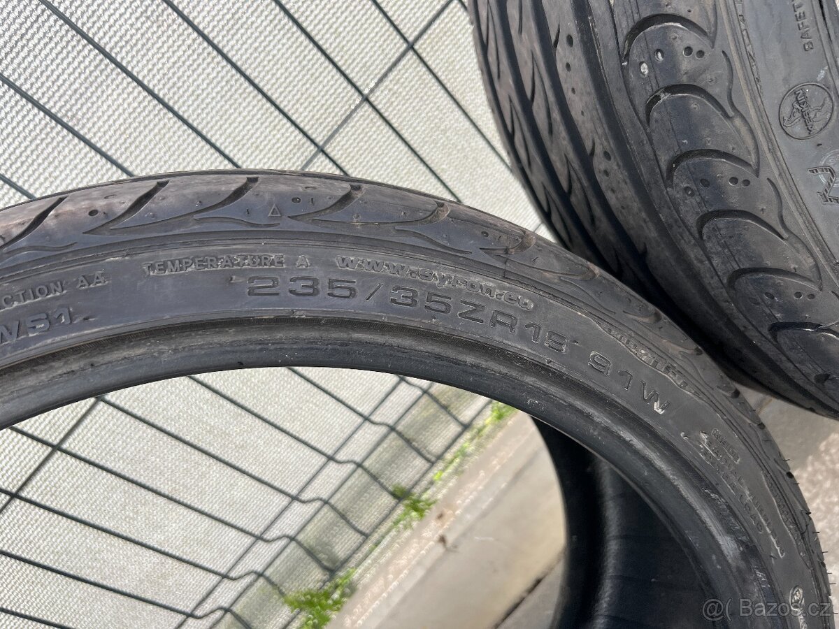 Prodám jeté pneu 235/35 R19 - 2