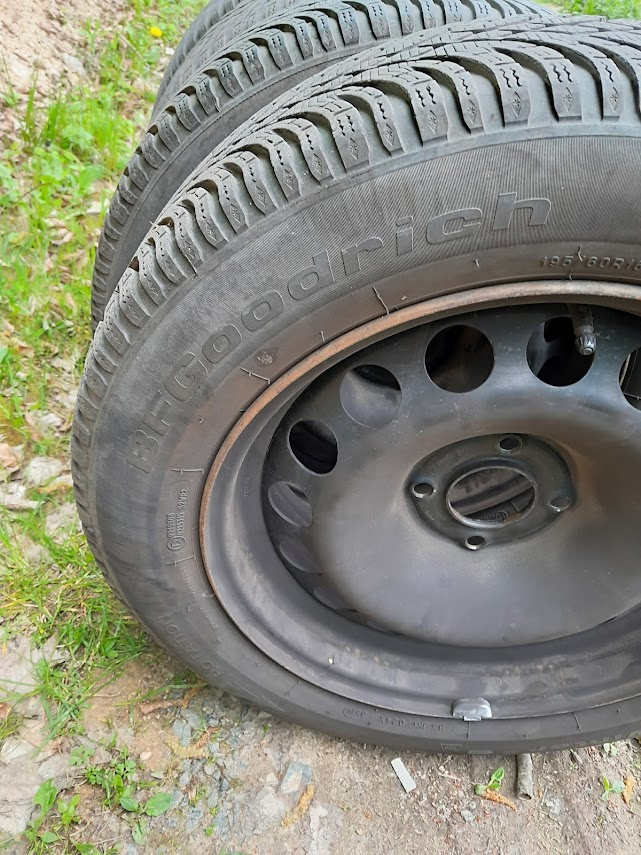 195/60/R16 89H BFGoodrich 4 ks zimní - 2