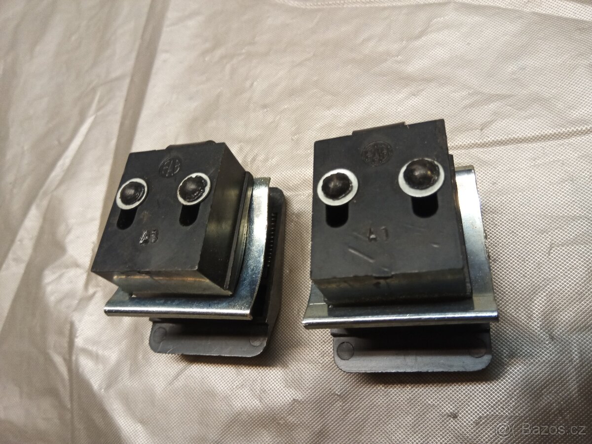 Škoda 105L 120L zámky přihrádky - 2