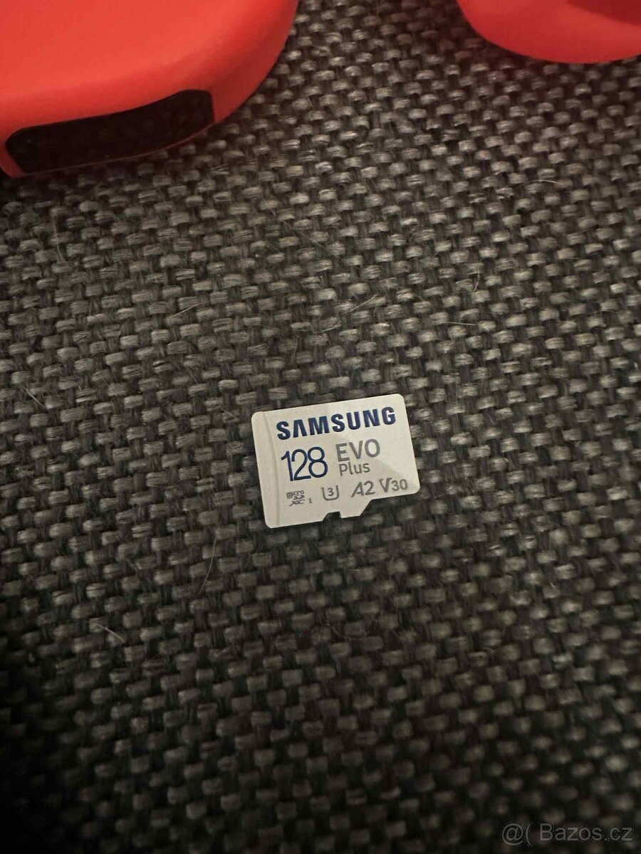 Nintendo switch V2 + příslušenství (top stav) - 2