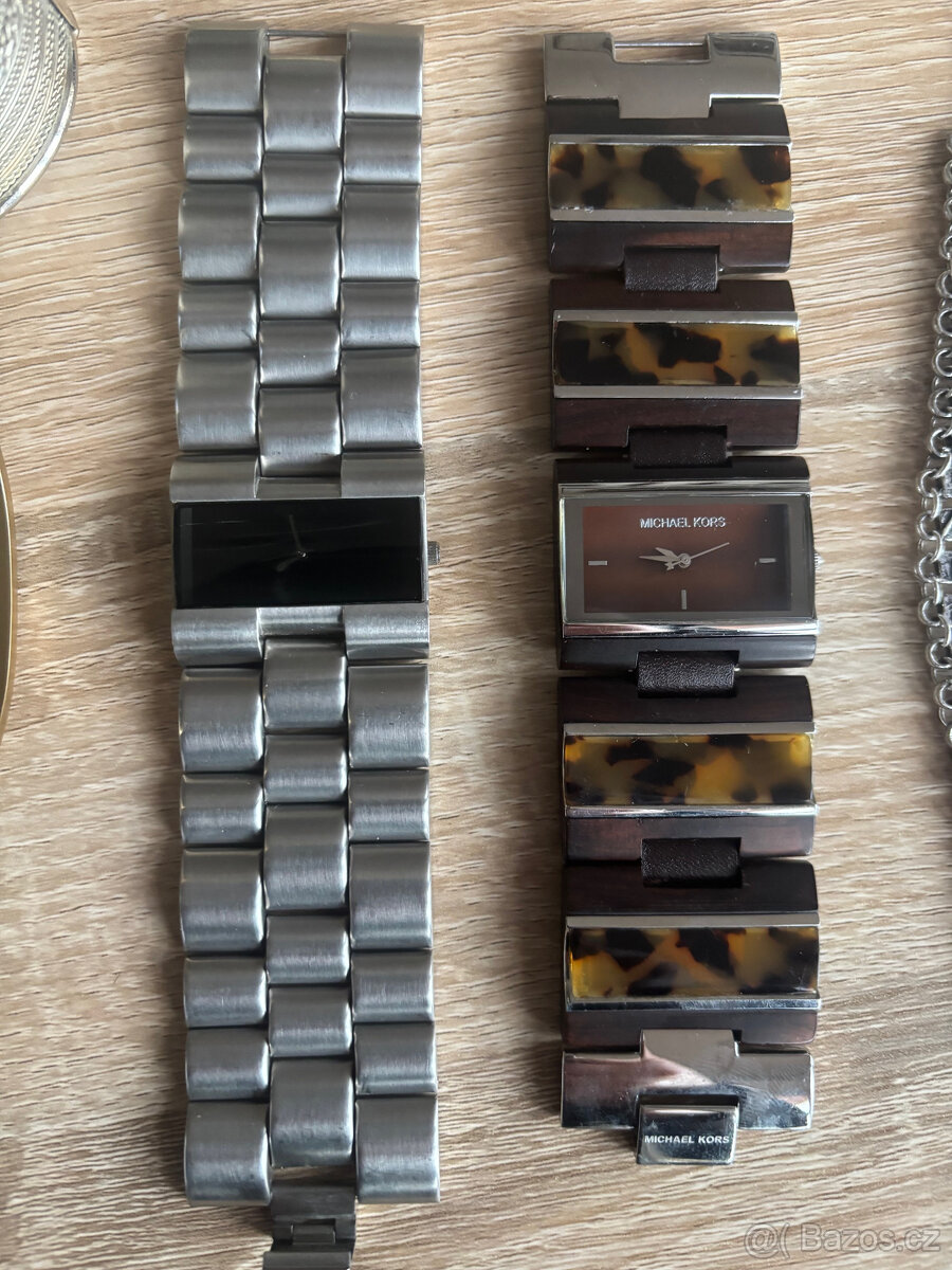 Dámské hodinky a doplňky - komplet - 2