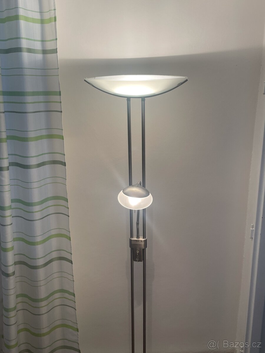 Stojací lampa s horním i čtecím světlem – kovový design - 2