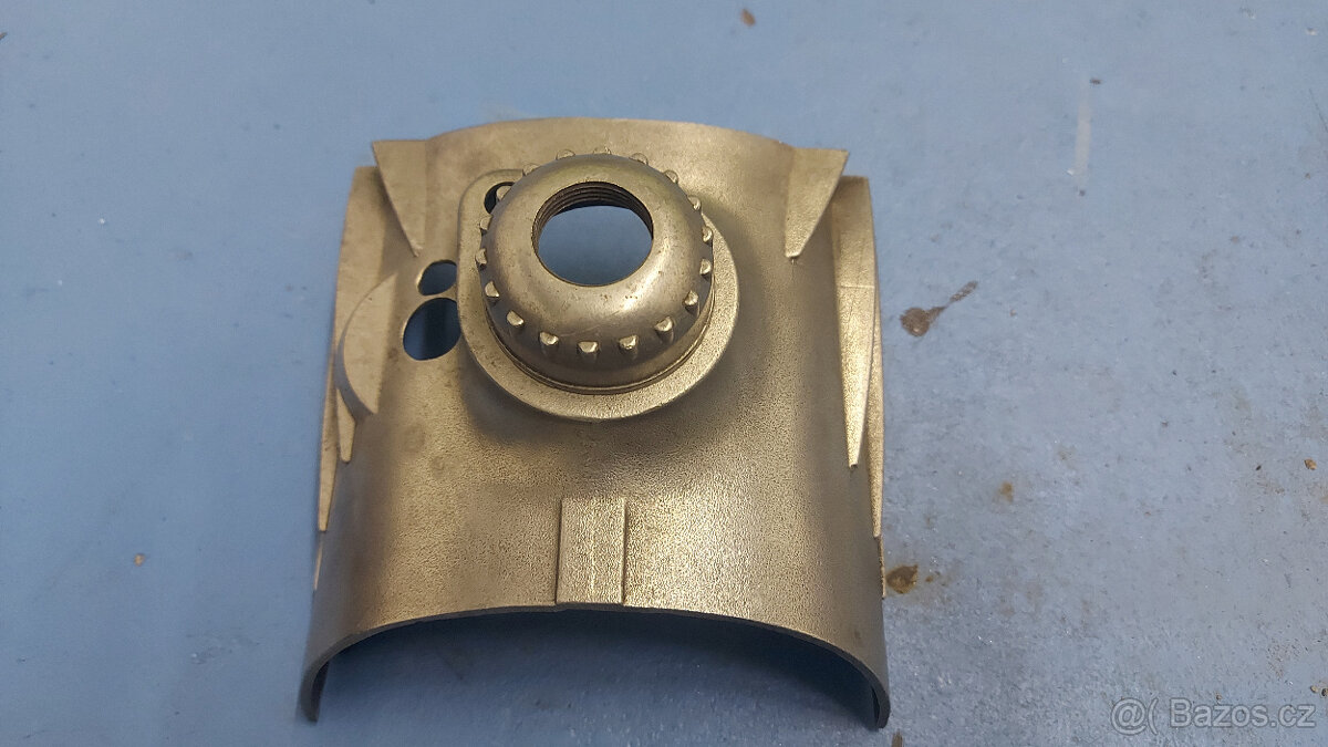 Jawa 250 Panelka Kryt karburátoru s maticí - 2